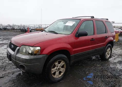 2005 Ford Escape Xlt z USA, uszkodzony, nr VIN 1FMYU93145KE31917